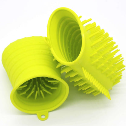 silicone dog paw cleaner cup pour animaux de compagnie en couleur jaune avec picots intérieurs