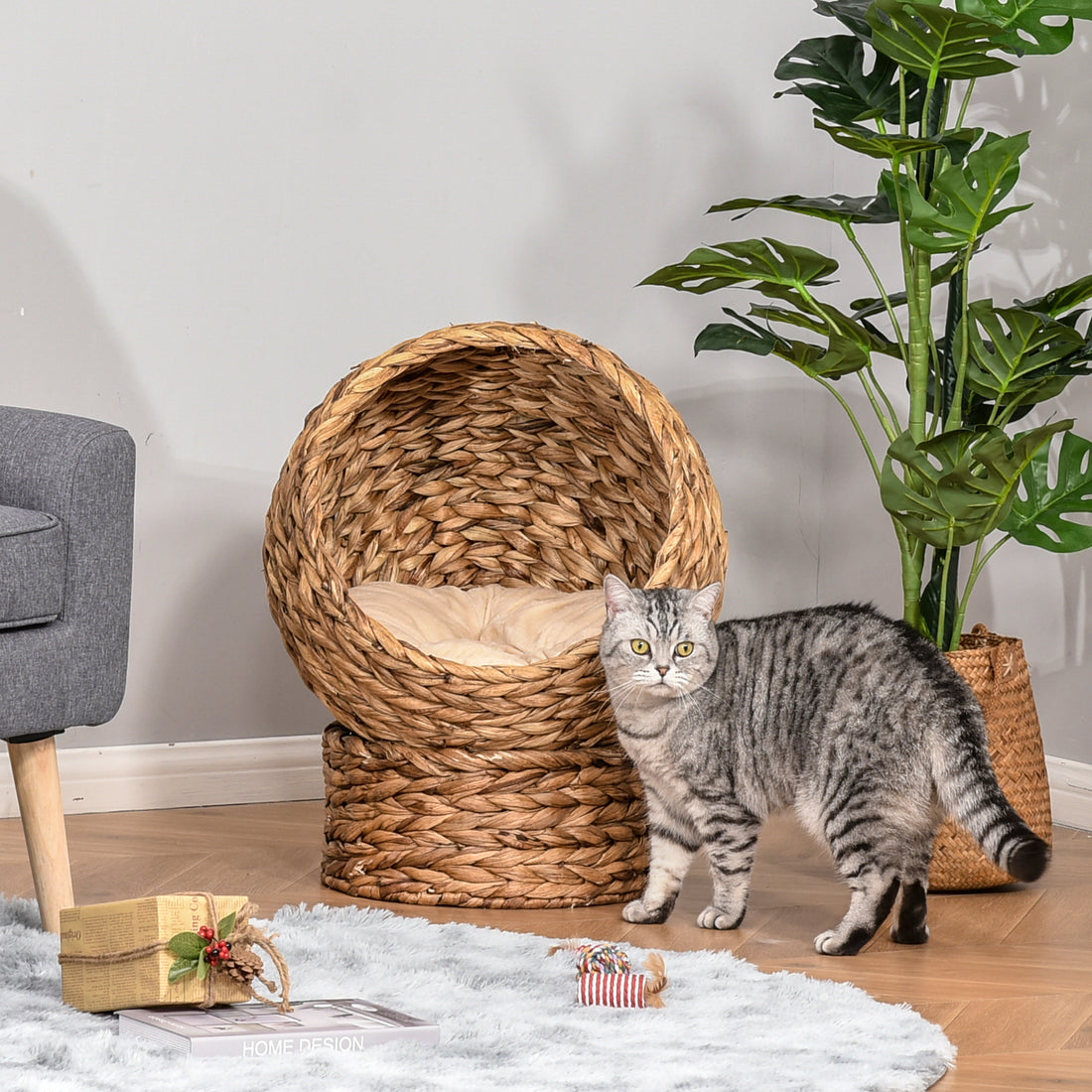 Braided Banana Leaf Cat Bed